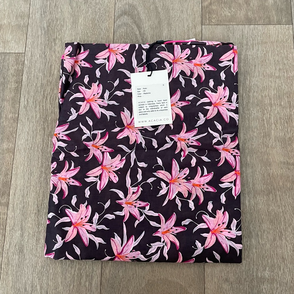 NWT ACACIA PAREO KUAU